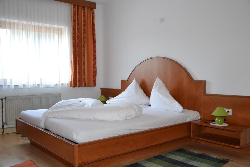 Pension Marienhof Hermagor-Pressegger See Room photo